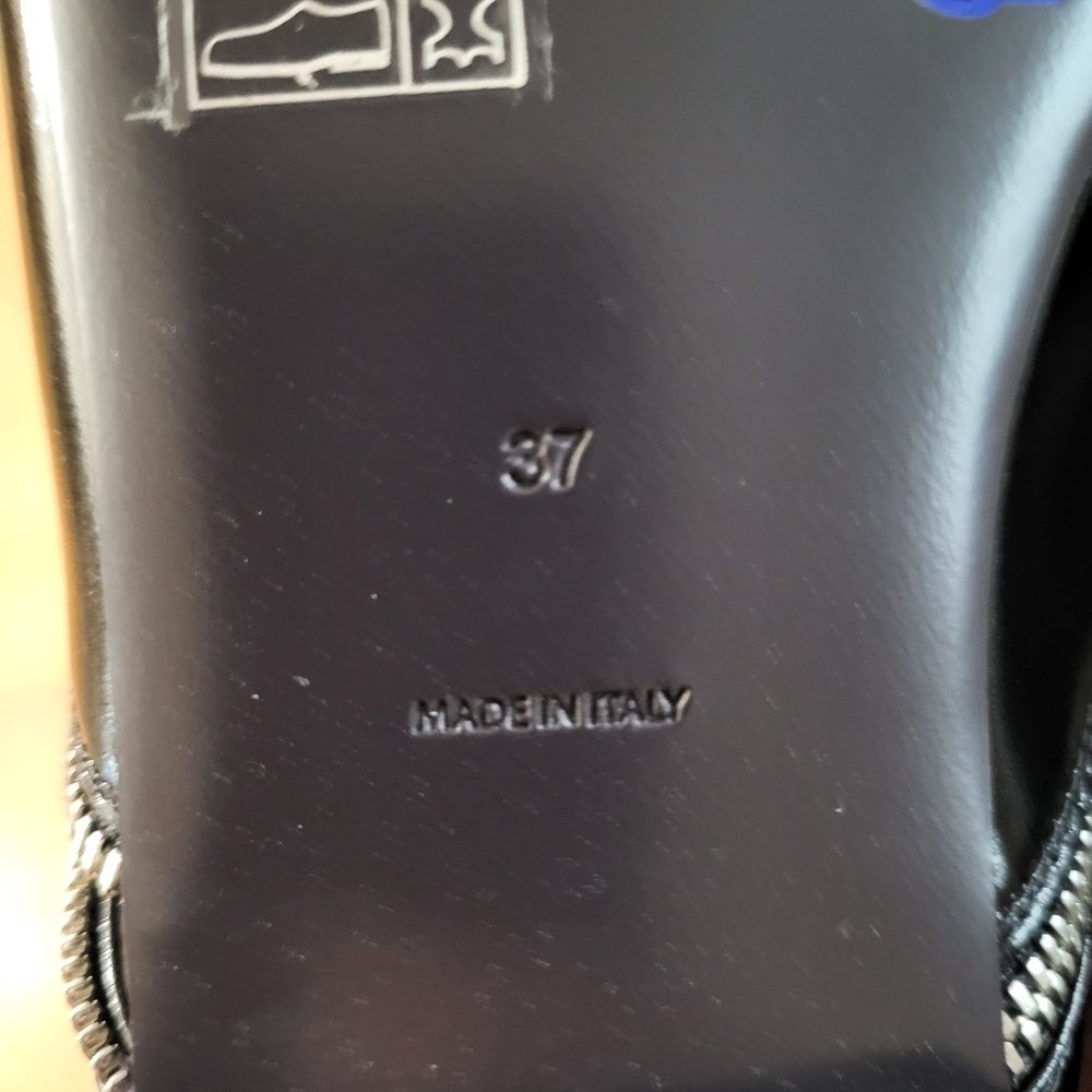 Burberry Black Sandals with Silver Zipper Detail - Picture 10 of 14